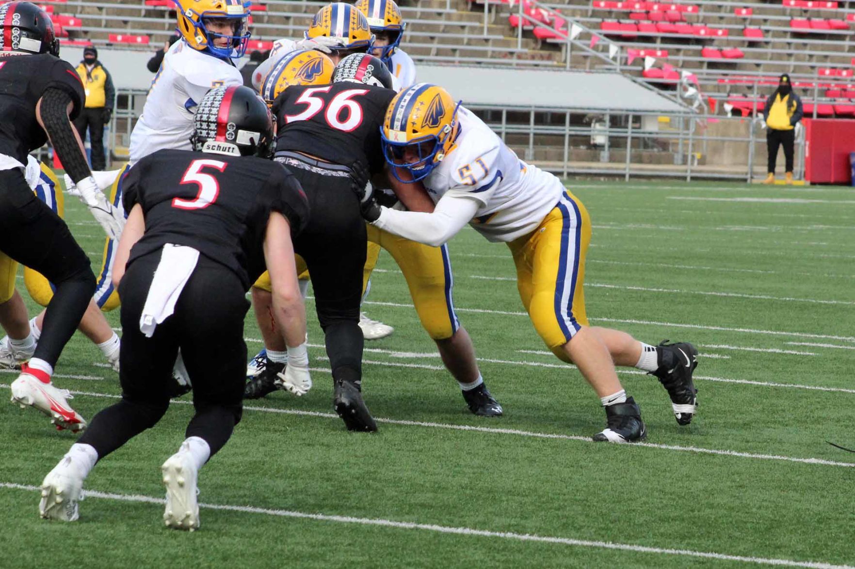 Rice Lake football vs. Pewaukee Division 3 state 11-19-21